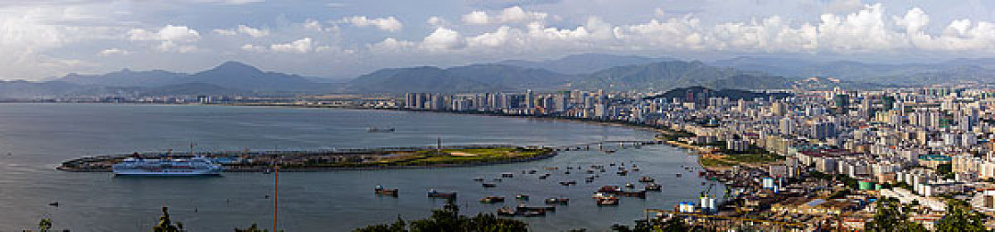 乌兰图雅裸体毛片:艺术游戏新视角,情感之旅等你开启-3